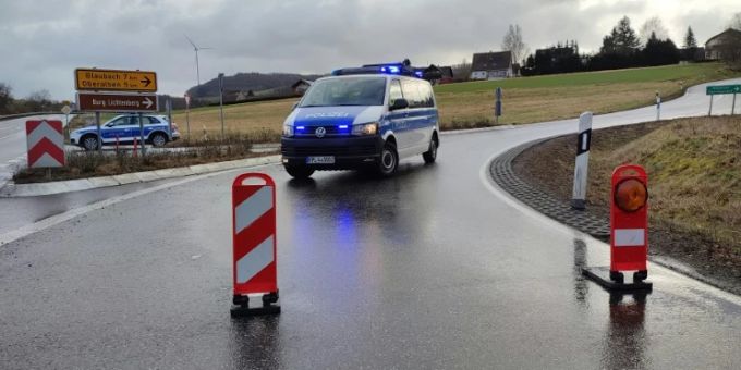 Polizeiabsperrung am Tatort Polizeiabsperrung am Tatort