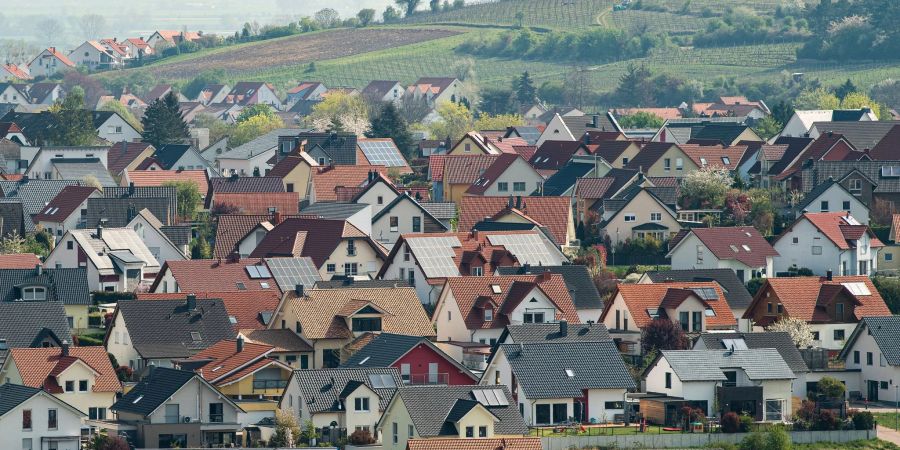 Stolzer Besitzer eines Eigenheims? Dann müssen Sie der Finanzbehörde in diesem Jahr Angaben für die Grundsteuerreform liefern.