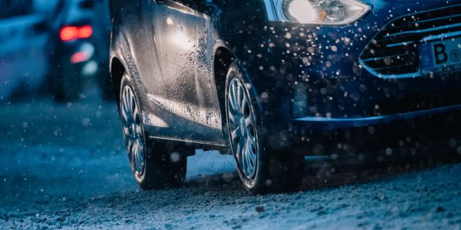 Auto Schnee Dunkelheit Kennzeichen B