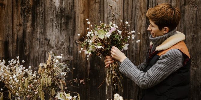 Blumen getrocknet Frau Holz