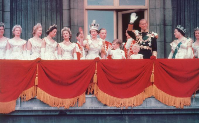 Am 2. Juni 1953 wurde Elizabeth zur Königin von England gekrönt. Irgendwann werden Prinz Charles und Camilla ihr nachfolgen. Queen Elizabeth Prinz Charles
