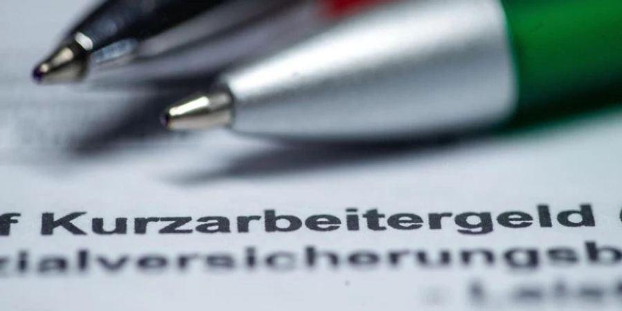 Laut der Prognose der Bundesagentur für Arbeit werden im Jahresschnitt 2022 etwa 300.000 Menschen in Kurzarbeit sein. Foto: Jens Büttner/dpa-Zentralbild/dpa