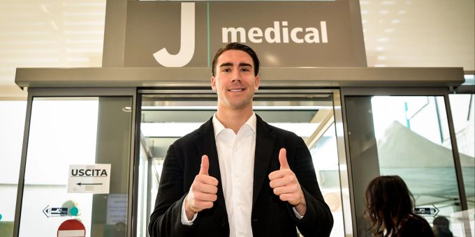 Dusan Vlahovic wechselt von der Fiorentina zu Juventus – und macht den Weg frei für Arthur Cabral vom FCB. Vlahovic Juventus FCB Cabral