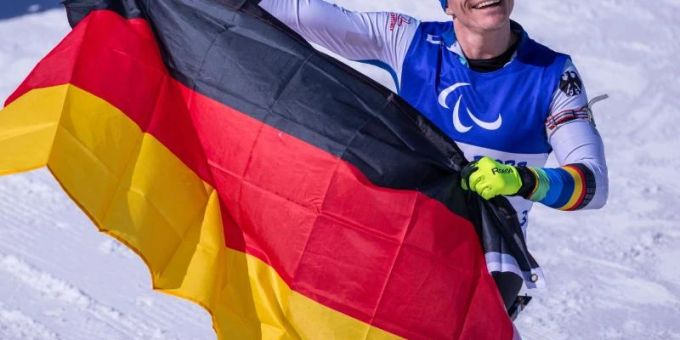 Martin Fleig gewann 2017 im Biathlon sowie 2019 im Langlauf den WM-Titel. Foto: Jens Büttner/dpa-Zentralbild/dpa