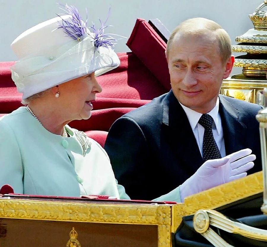 Elizabeth und Putin in London.