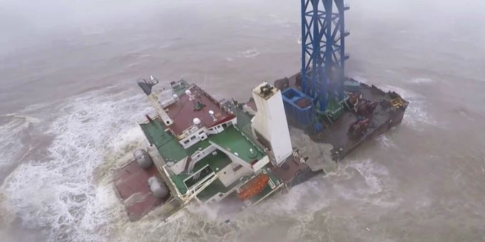 Das Industrieschiff «Fujing001» ist vor der südchinesischen Küste zerbrochen. Schiff zerbrochen Fujing001