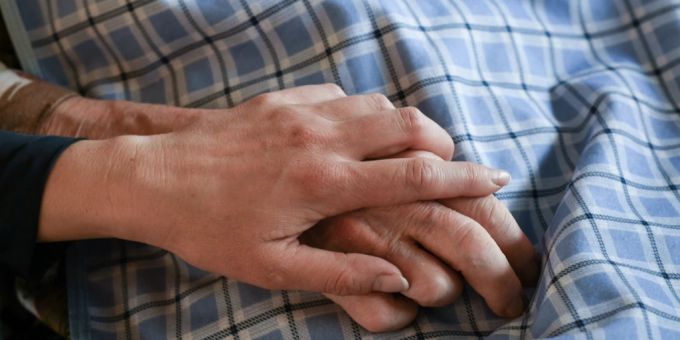 Corona steigert das Risiko an Alzheimer zu erkranken. Corona Alzheimer