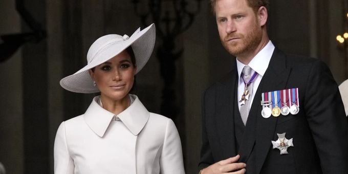 Prinz Harry und Meghan Markle bei der Thronfeier in London. prinz harry meghan markle