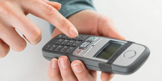 Normale Ortsvorwahl? Dann darf das Gespräch auch nichts extra kosten, wenn der Verbraucher eine Festnetz-Flatrate hat, sagen die Richter am Langericht Koblenz. Normale Ortsvorwahl? Dann darf das Gespräch auch nichts extra kosten, wenn der Verbraucher eine Festnetz-Flatrate hat, sagen die Richter am Langericht Koblenz.