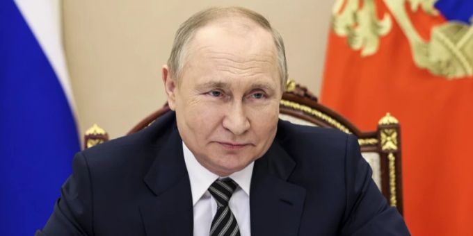 Russland wird unter Wladimir Putin trotz Ukraine-Krieg fast nur von westlichen Demokratien negativ wahrgenommen. Ukraine Krieg