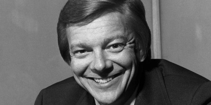 Jim Hartz erhielt für seine Arbeit fünf Emmys. Jim Hartz erhielt für seine Arbeit fünf Emmys.