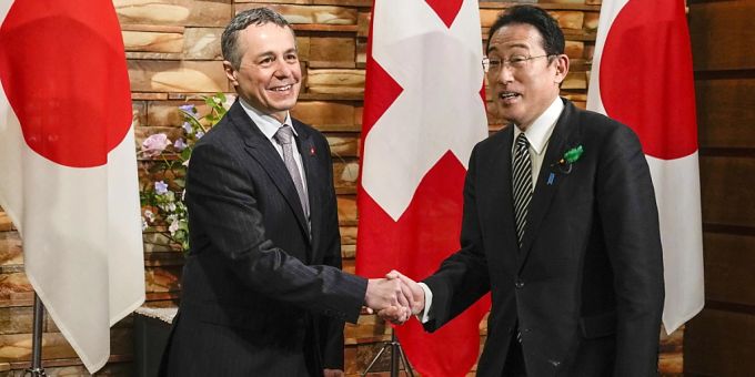 Bundespräsident Ignazio Cassis traf am Montag in Tokio den japanischen Premierminister Fumio Kishida. Bundespräsident Ignazio Cassis traf am Montag in Tokio den japanischen Premierminister Fumio Kishida.