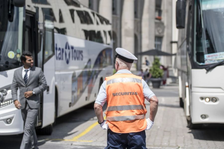 Daher wurde unter anderem ein Verkehrsdienst auf die Beine gestellt. Finanziert wird dieser laut den Verkehrsbetrieben Luzern von umliegenden Geschäften.