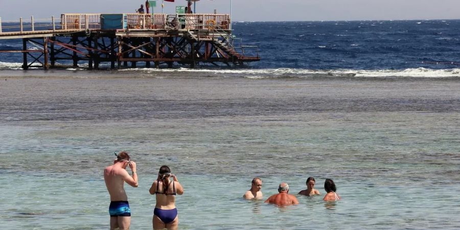 Am Strand von Hurghada in Ägypten sind zwei Frauen nach Hai-Attacken gestorben. (Symbolbild)