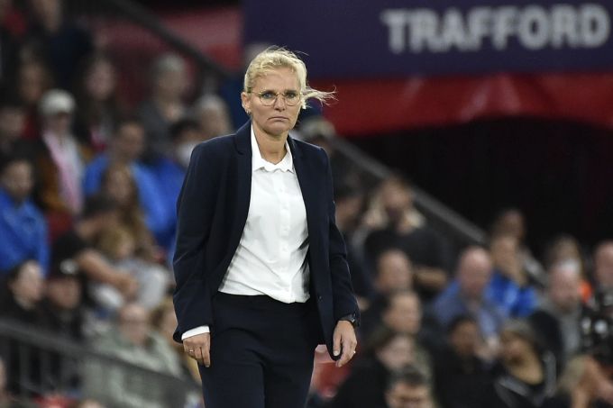 Trainiert die englische Fussballnationalmannschaft: Sarina Wiegman. englische fussballnationalmannschaft
