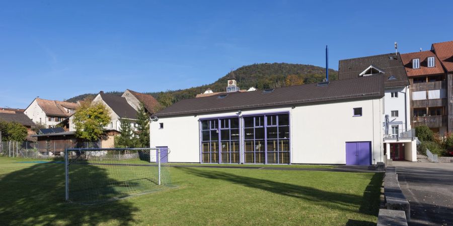 Die Turnhalle und Sportanlage in Rickenbach (BL).