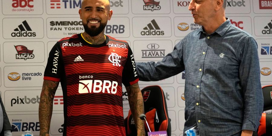 Will mit Flamengo Titel gewinnen: Arturo Vidal (l).