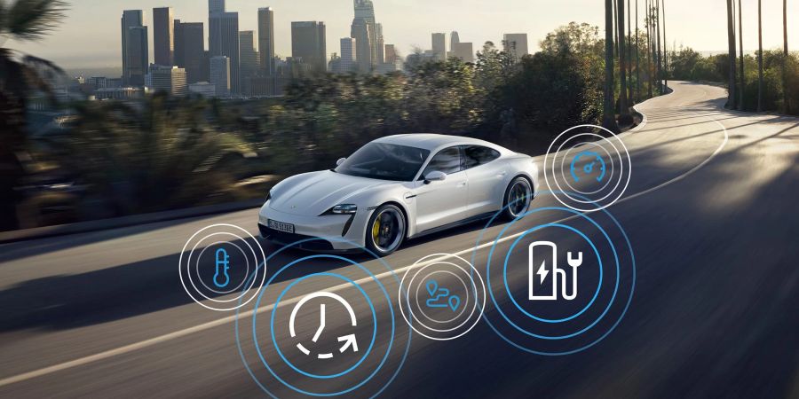 Fürs erste Taycan-Facelift geht Porsche seinem Elektroauto nicht ans Blech: Per Software-Update übers Mobilfunknetz werden etwa Antriebssteuerung oder Assistenzsysteme verbessert.