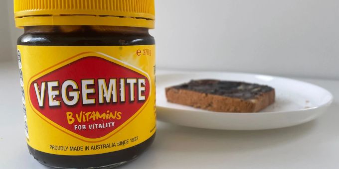Vegemite wurde vor rund 100 Jahren entwickelt, 1923 wurde das erste Glas verkauft. Vegemite wurde vor rund 100 Jahren entwickelt, 1923 wurde das erste Glas verkauft.
