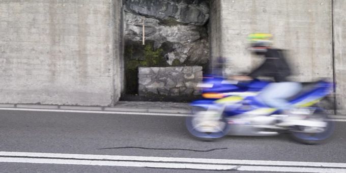 Bei Frontalkollision - Töfffahrer (†43) stirbt in Lausanne