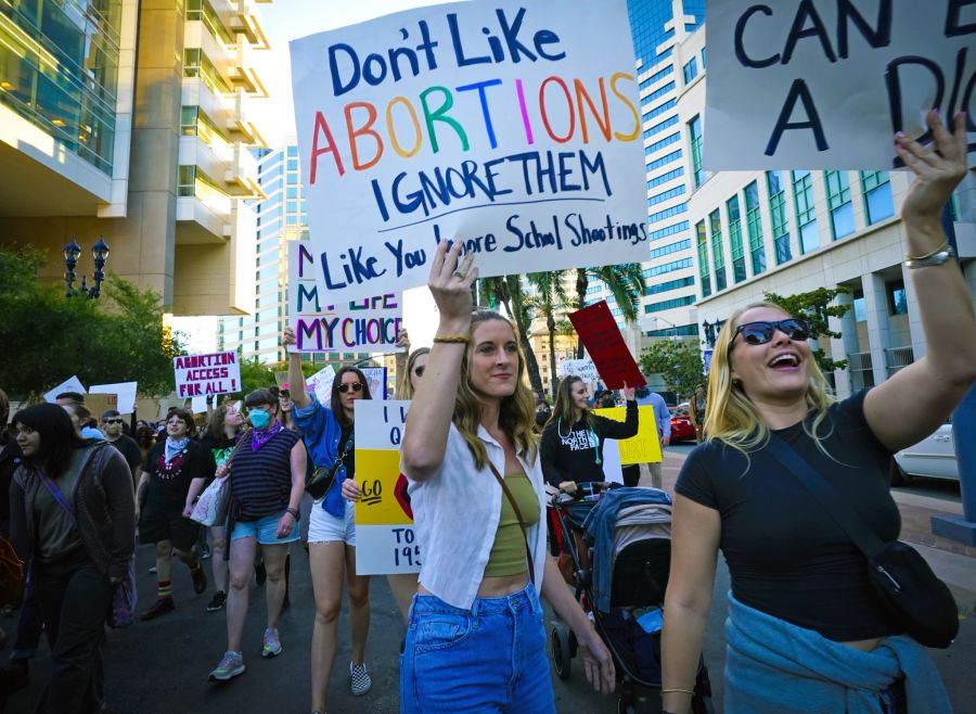 Auch in San Diego gingen Tausende Menschen auf die Strassen, nachdem der oberste Gerichtshof das Recht auf Abtreibung gekippt hatte.