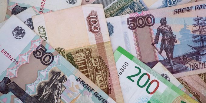 Die Zahlung in der russischen Landeswährung Rubel ist strittig. Die Zahlung in der russischen Landeswährung Rubel ist strittig.