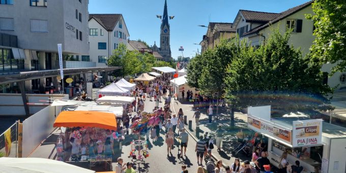 Oberwetzikon versinkt im Party-Modus. Wetzikon
