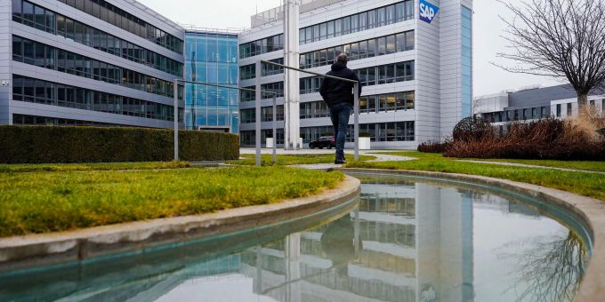 Das Hauptgebäude des Softwarekonzerns SAP in Walldorf. Das Hauptgebäude des Softwarekonzerns SAP in Walldorf.