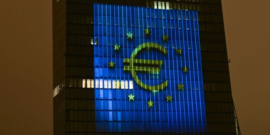 Die Europäische Zentralbank will mit Zinserhöhungen die Inflation bekämpfen - mit unterschiedlichen Auswirkungen für Verbraucher.