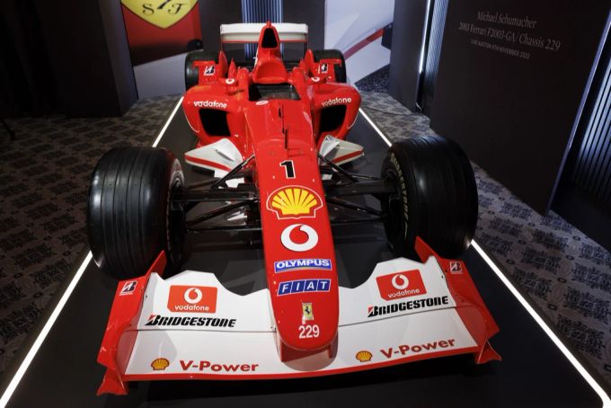 2003 bestritt Michael Schumacher in diesem Auto neun Rennen. Michael schumacher