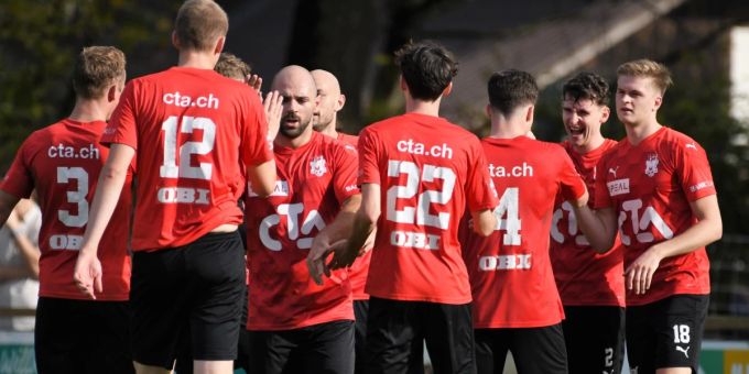 Die 1. Mannschaft des FC Münsingen feiert den Einzug in die letzte Schweizer-Cup Qualifikationsrunde FC Münsingen 1: Einzug in die letzte Schweizer-Cup Qualifikationsrunde