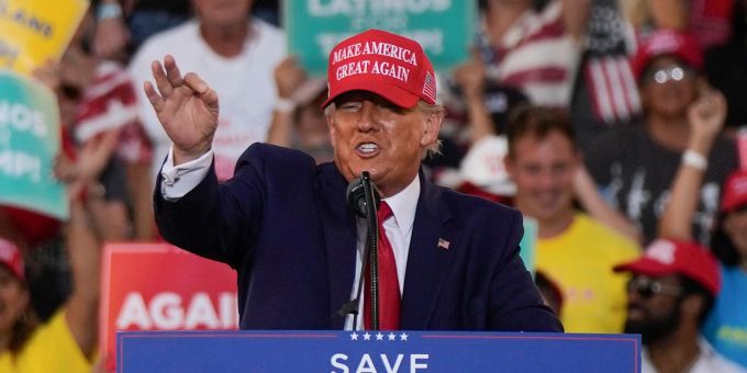 Ex-US-Präsident Donald Trump spricht bei einer Wahlkampfveranstaltung von Senator Marco Rubio in Miami. Donald Trump