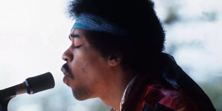 Vor 50 Jahren: Jimi Hendrix beim Konzert auf Fehmarn. Foto: Dieter Klar/dpa