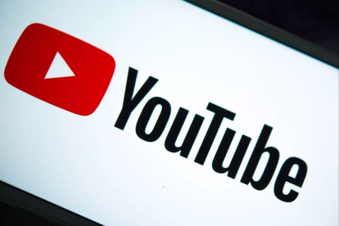 Mitarbeiter bei Youtube werden von einem Algorithmus unterstützt. Youtube