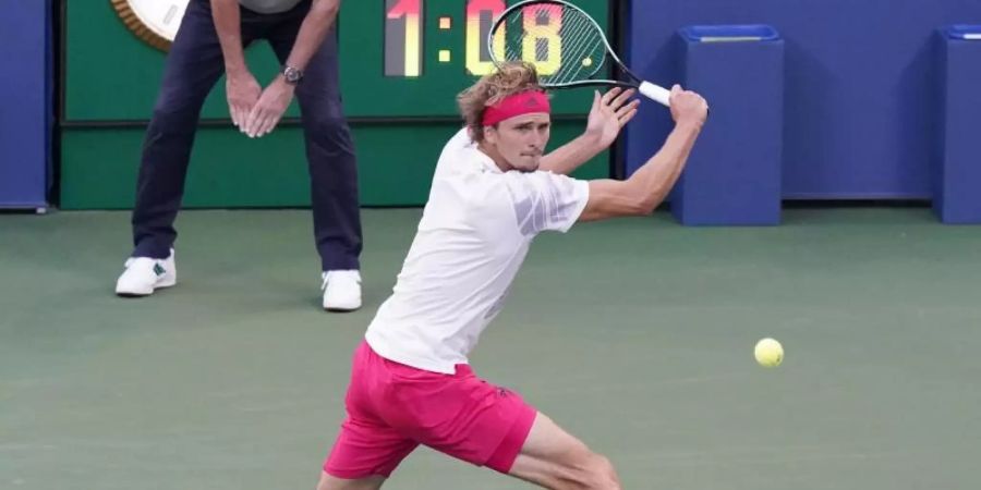 Das Drittrundenspiel zwischen Zverev und Mannarino hatte mit einigen Stunden Verspätung begonnen. Foto: Frank Franklin II/AP/dpa