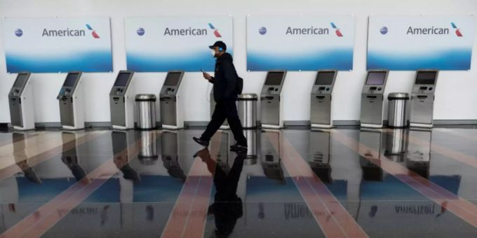 Leere Schalter von American Airlines Leere Schalter von American Airlines
