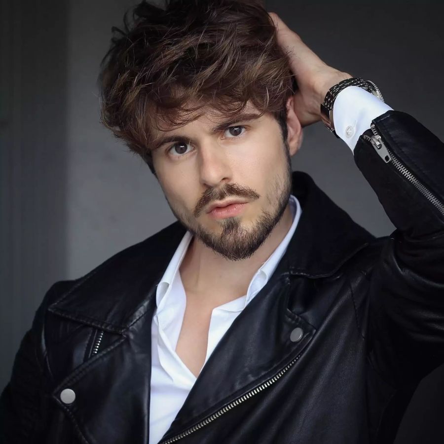 Mann mit Lederjacke