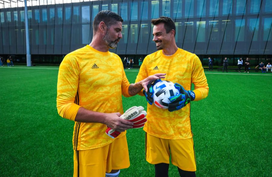 Die beiden Goalie-Legenden Pascal Zuberbühler und Diego Benaglio unter sich.