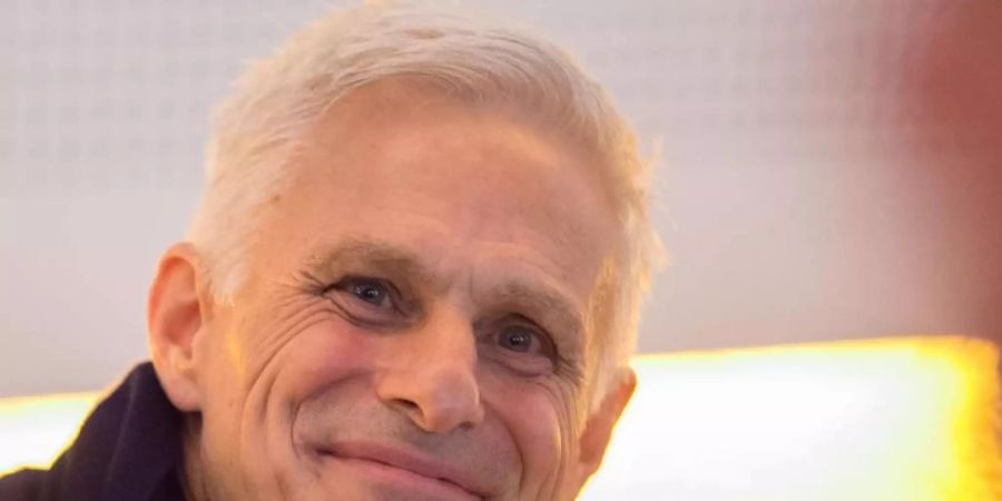 Rainald Goetz hat ein düsteres und sehr politisches Theaterstück geschrieben. Foto: Boris Roessler/dpa