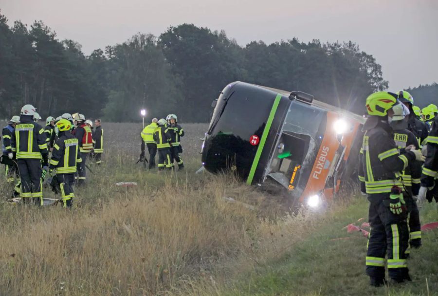 Fernbusunglück auf der A24