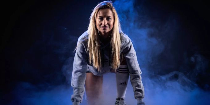 Carmen Haenggi ist Fitnessmodel und Healthcoach. Carmen Haenggi