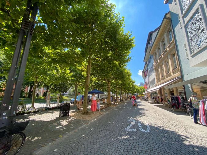 Der Gemüsemarkt am Graben in Aarau.