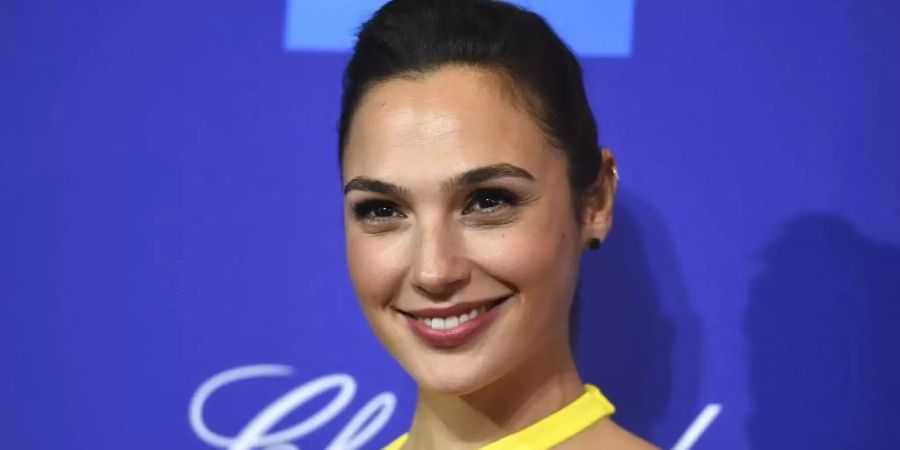 Die israelische Schauspielerin Gal Gadot kommt 2018 zum Internationalen Filmfestival in Palm Springs in den USA. Foto: Jordan Strauss/Invision/AP/dpa