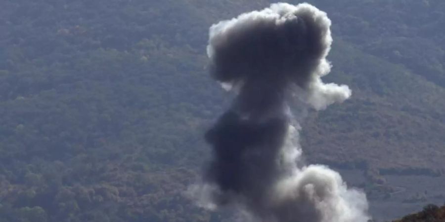 Armenien und Aserbaidschan haben sich auf eine Waffenruhe bei den Kämpfen in Berg-Karabach geeinigt. Foto: Uncredited/AP/dpa