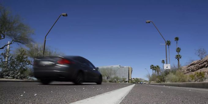 Der Fahrer eines autonomen Uber-Fahrzeugs ist von einem US-Gericht wegen fahrlässiger Tötung einer Fussgängerin verurteilt worden. (Archivbild) Der Fahrer eines autonomen Uber-Fahrzeugs ist von einem US-Gericht wegen fahrlässiger Tötung einer Fussgängerin verurteilt worden. (Archivbild)