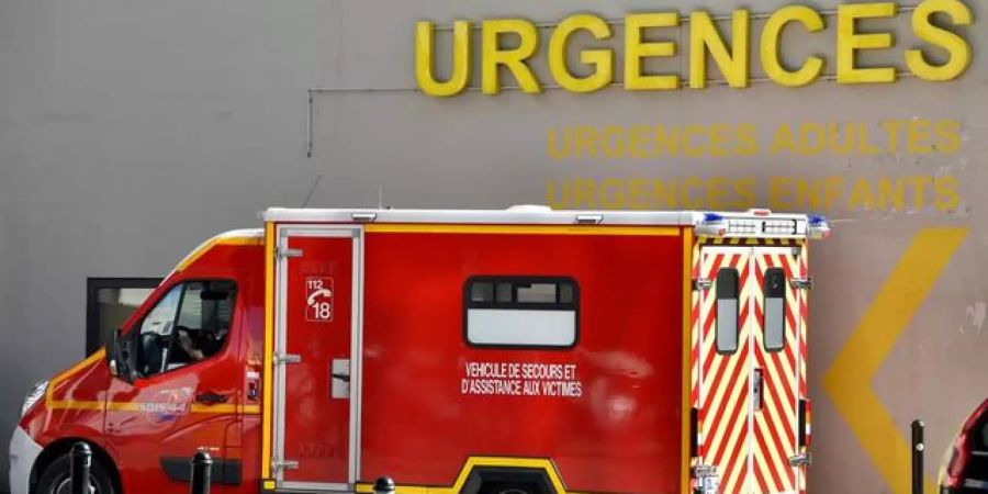 Insgesamt wurden 20 Personen verletzt, eine davon schwer. (Archivbild)