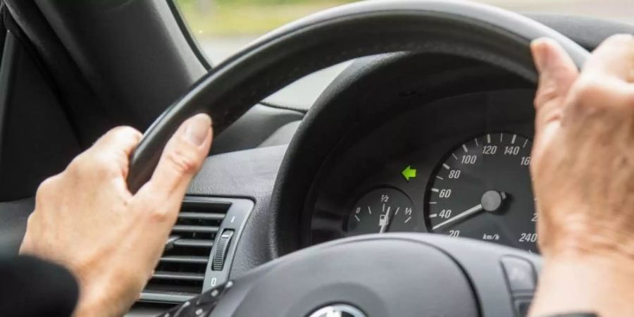 Mit zunehmender Digitalisierung des Handels steigen die Chancen für Abo-Modelle bei Autos. Die enthalten alles ausser Sprit. Foto: Christin Klose/dpa-tmn/dpa