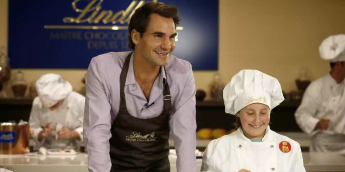 Roger Federer im Jahr 2013, seine Foundation bietet armutsbetroffenen Kindern Freizeitaktivitäten an. Roger Federer Winterhilfe Spenden
