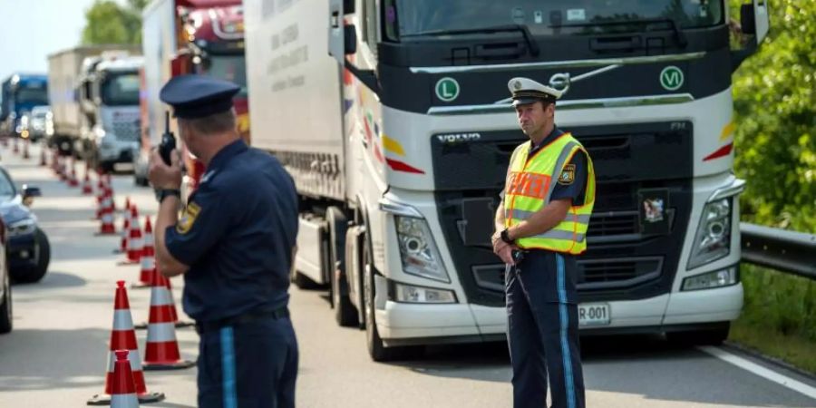 Die Grenzkontrollen durch die Corona-Krise - hier in Bayern - sollen in der EU vereinheitlicht werden. Foto: Lino Mirgeler/dpa