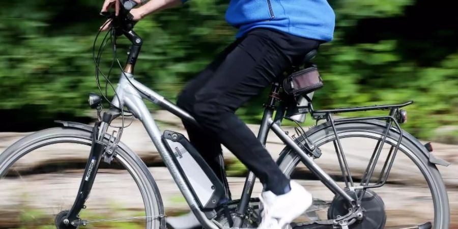 So populär wie nie: Zu Beginn des Jahres verfügten 4,3 Millionen Haushalte in Deutschland mindestens über ein E-Bike. Foto: Roland Weihrauch/dpa